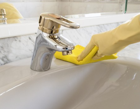 Local carpet cleaning service treating a carpet in Knightsbridge